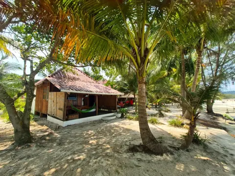 Unsere Strandvilla unter Palmen bei Paradise Villas